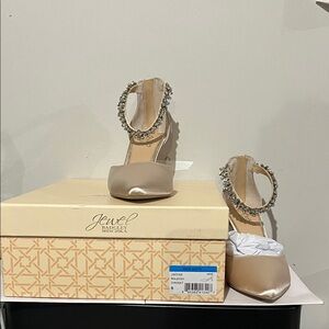 Jewel Badgley Mischka Raleigh Pointed Toe Ankle Strap Pump